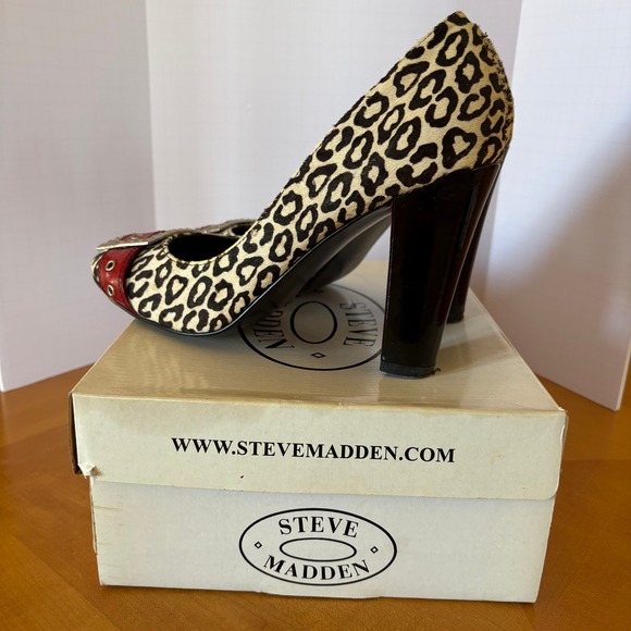 Steve Madden Mindyy Pumps Cheetah Calf Hair Red Buckle Size 10 Leopard Heel - Picture 3 of 16